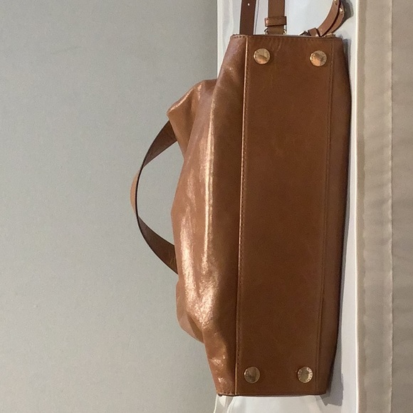 Michael Kors genuine leather bag in tan. - Picture 3 of 7